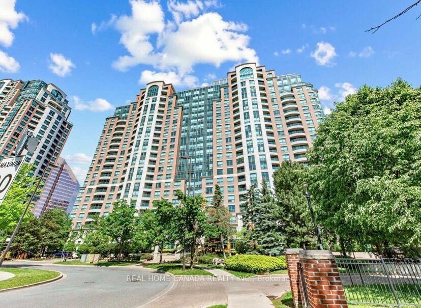 Property Photo:  23 Lorraine Drive 1810  ON M2N 6Z6 
