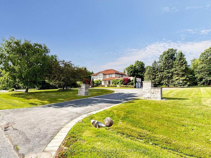 Property Photo:  10 Bunting Court  ON L1T 3S5 