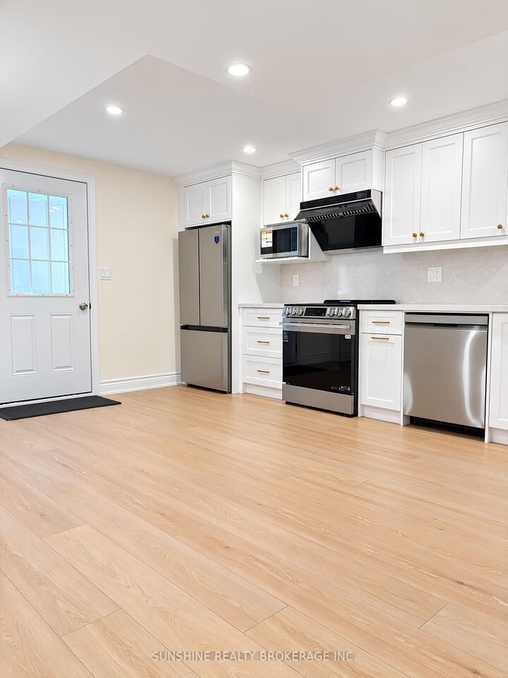 Property Photo:  37 Bowhill Drive Walk-Out Basement  ON L4B 4V3 