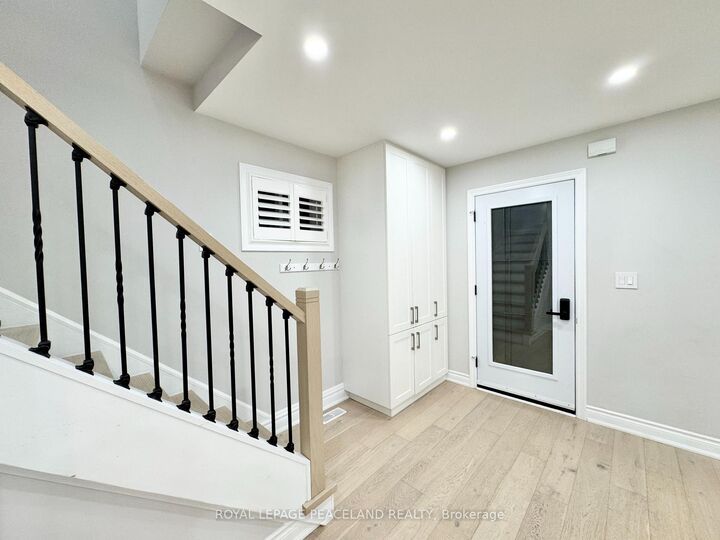 Property Photo:  47 Chamberlain Avenue  ON M6E 4J9 