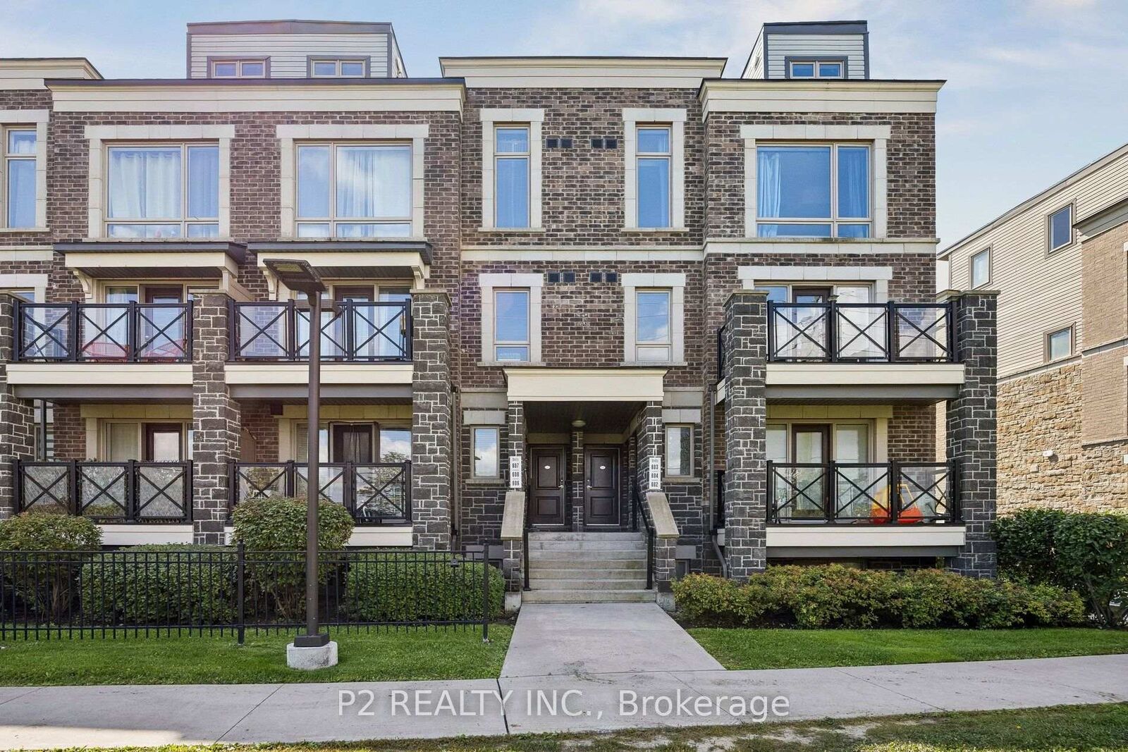 Property Photo:  50 Dunsheath Way 608  ON L6B 1N3 