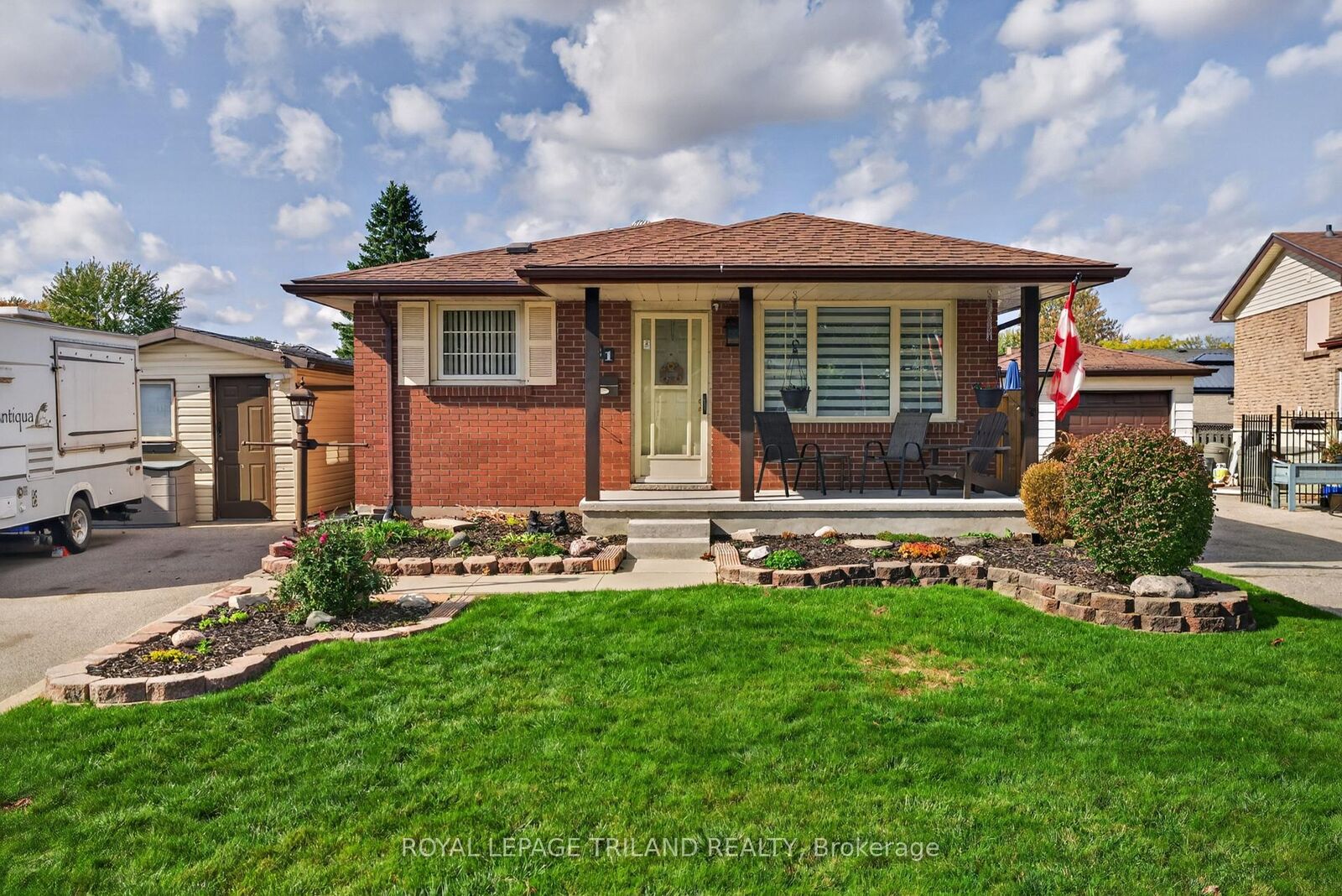 Property Photo:  21 Jena Crescent  ON N5V 1L3 