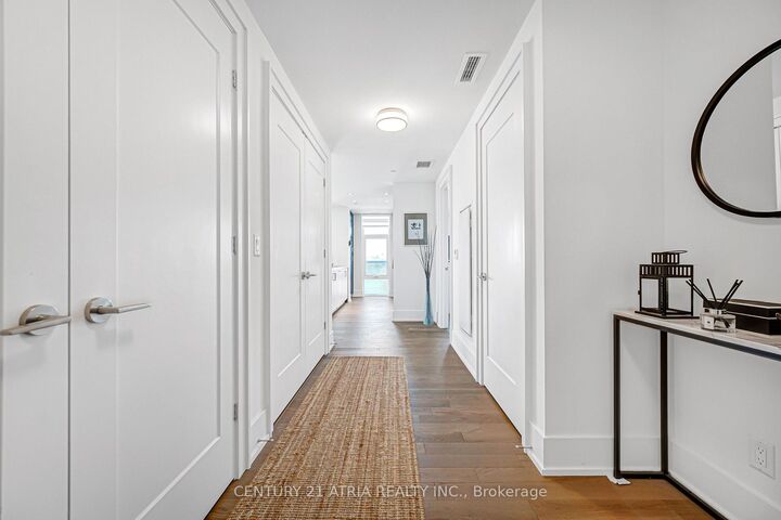 Property Photo:  25 Adra Grado Way 1219  ON M2J 0H6 