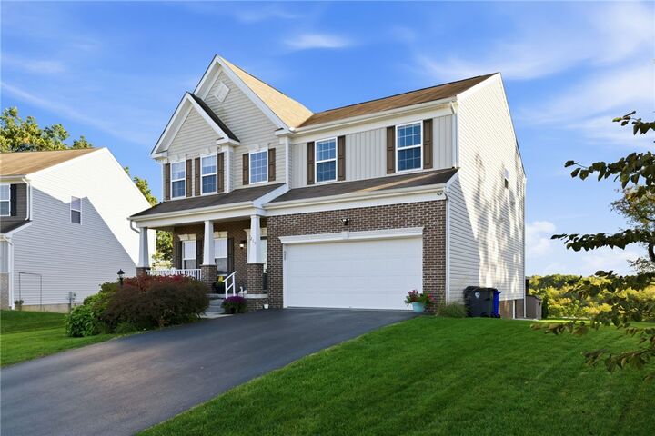 Property Photo:  215 Horse Shoe Drive  PA 15026 