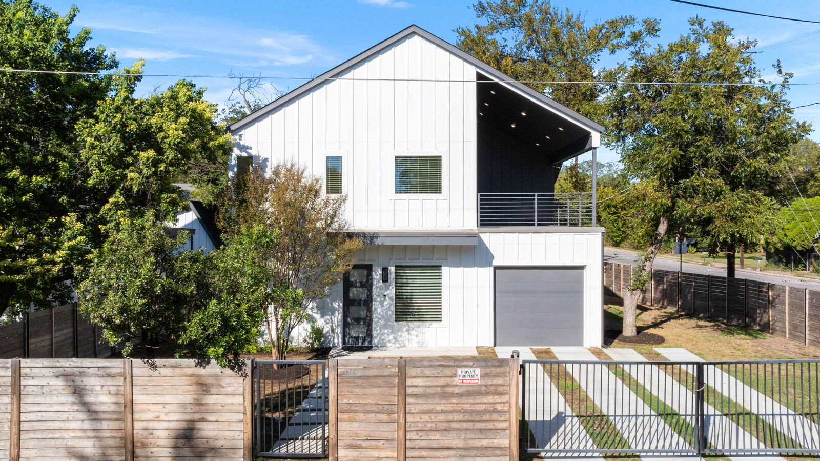 Property Photo:  102 W Fawnridge Drive  TX 78753 