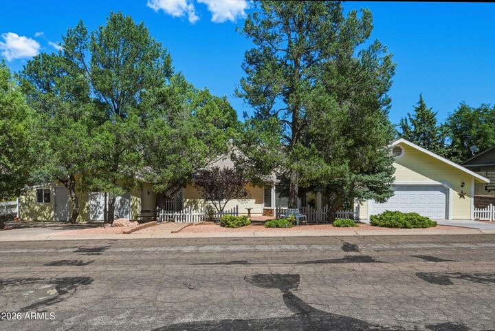 Property Photo:  909 S Coronado Way  AZ 85541 