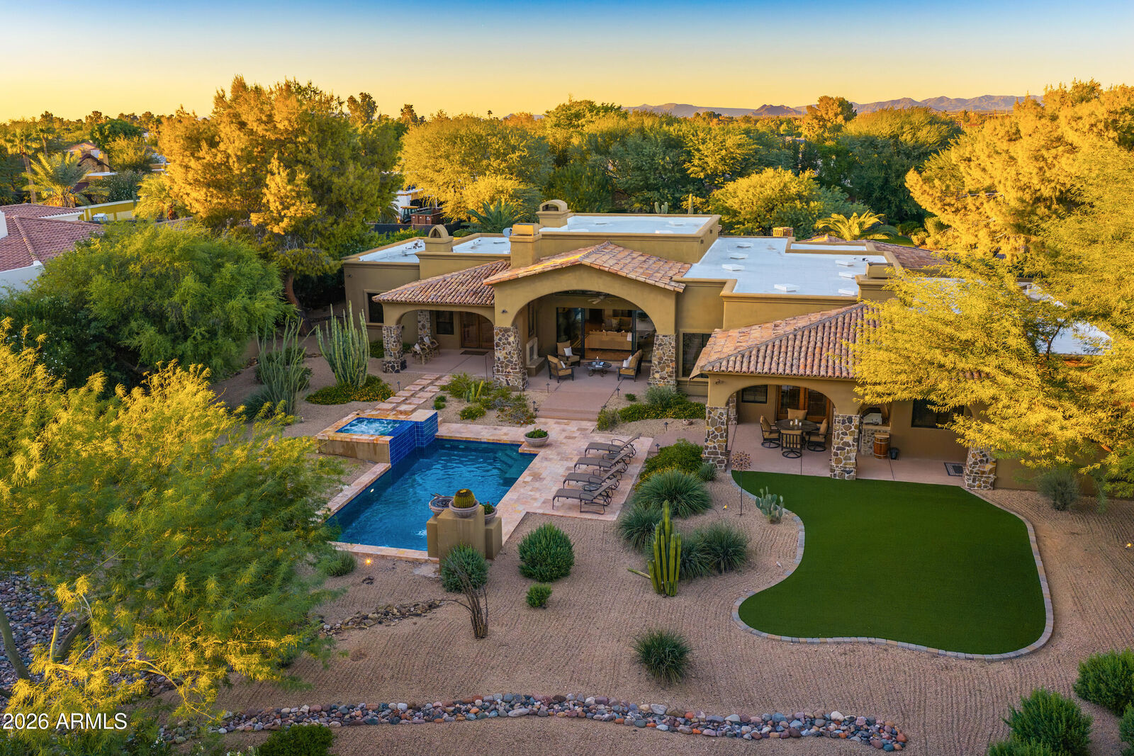Property Photo: 6323 E Turquoise Avenue AZ 85253