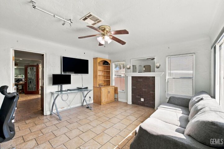 Property Photo: 110 E Belle Avenue CA 93308
