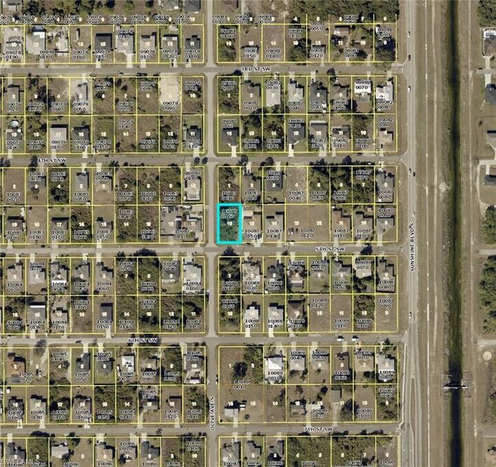Property Photo: 3114 5th St SW FL 33976