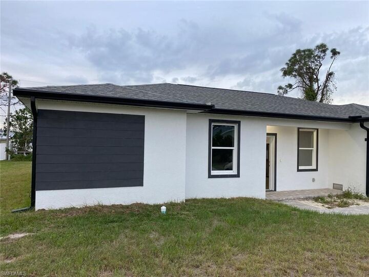 Property Photo:  13363 Drysdale Ave  FL 33981 