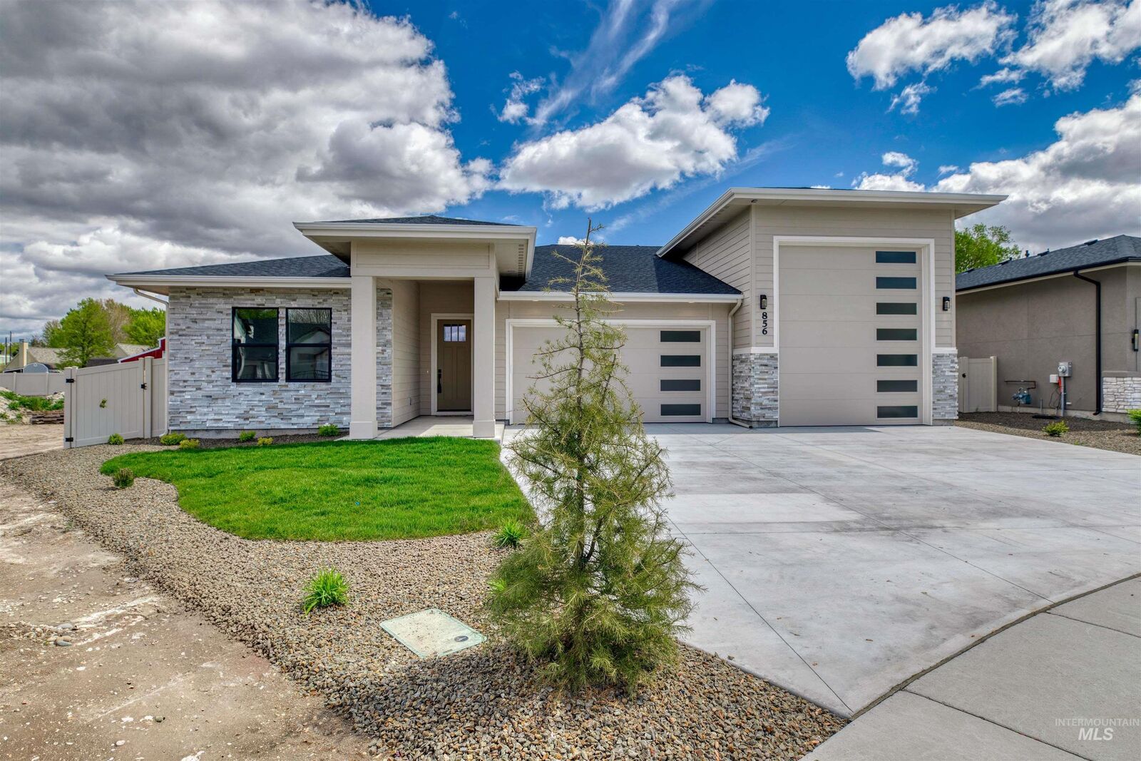 Property Photo:  856 N Nolina Ave  ID 83616 
