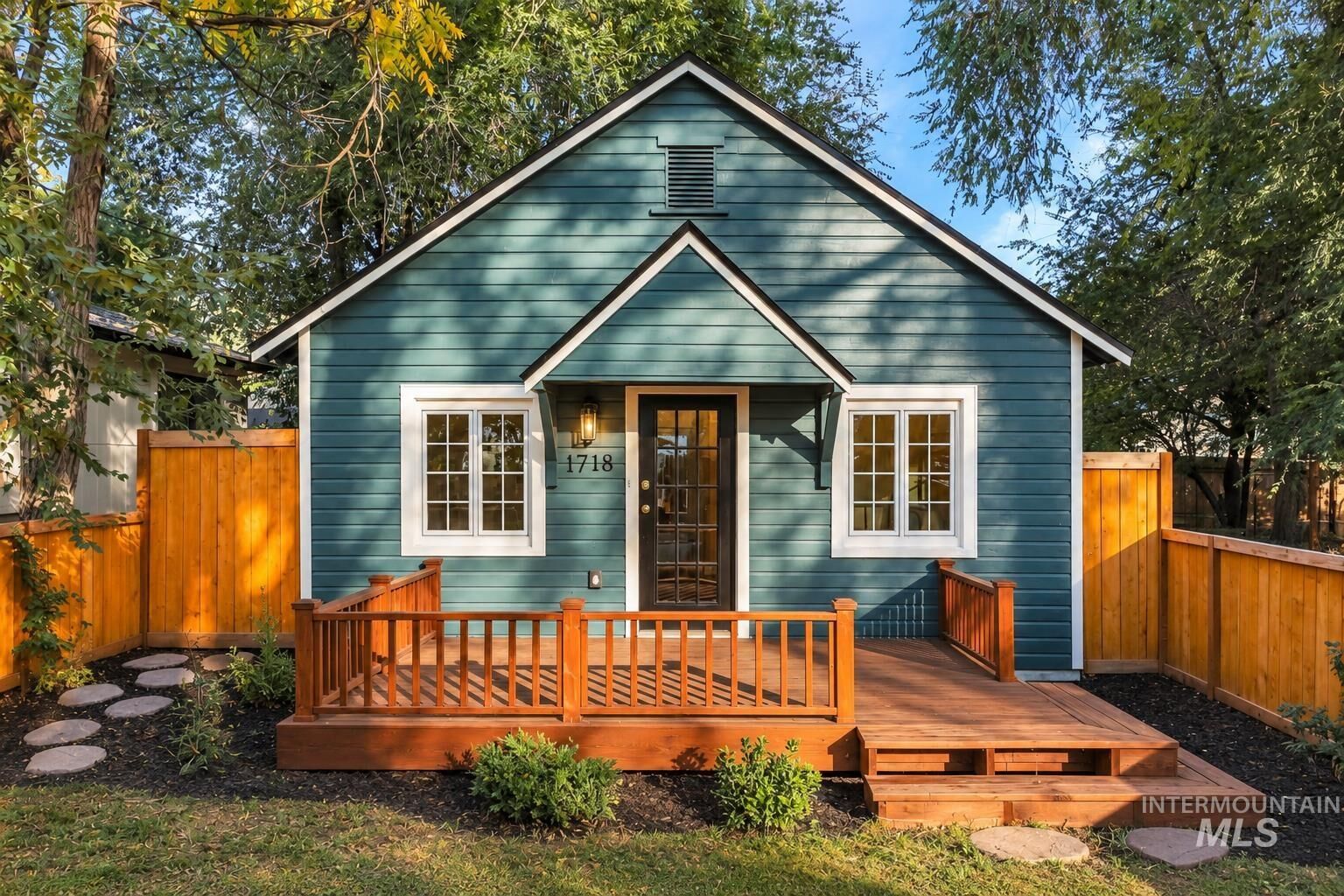 Property Photo:  1718 N 26th Street  ID 83702 