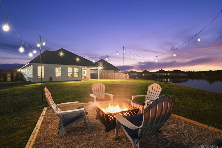 Property Photo: 9698 Muncy Ln LA 70726