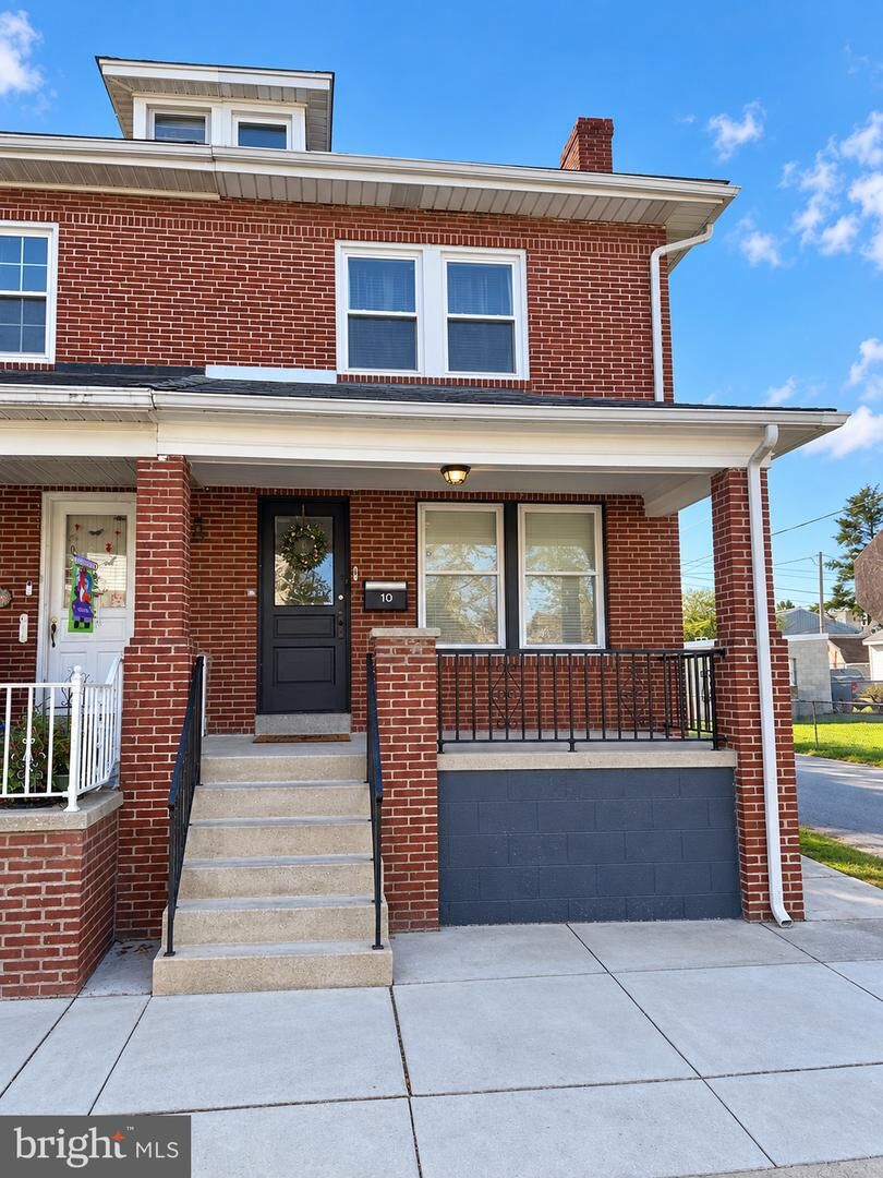 Property Photo: 10 N Pearl Street PA 17404