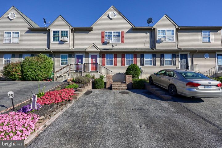 Property Photo: 228 Quaking Aspen Lane PA 17547
