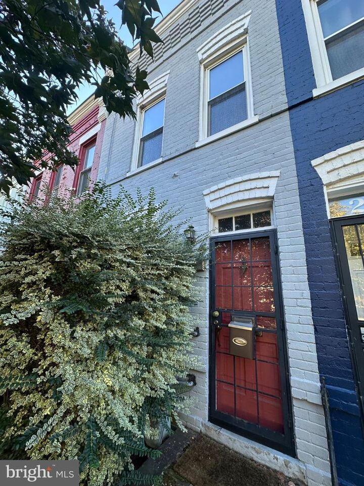 Property Photo:  240 14th Street NE  DC 20002 