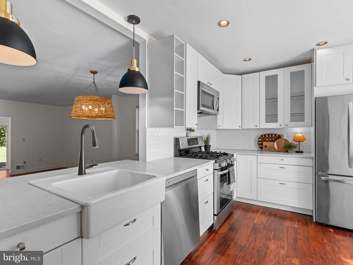 Property Photo:  11 Viburnum Court  NJ 08648 