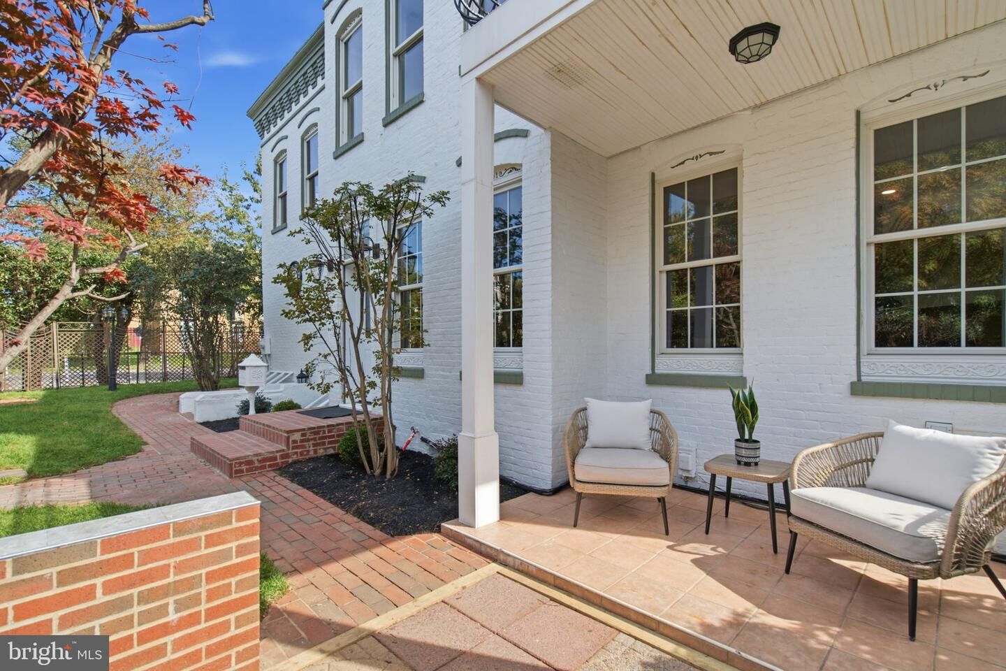 Property Photo:  900 SE 12th Street SE  DC 20003 