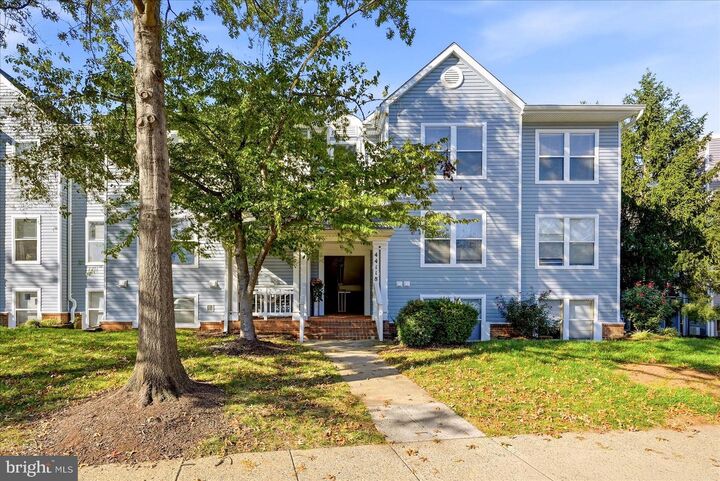 Property Photo:  44118 Natalie Terrace 302  VA 20147 