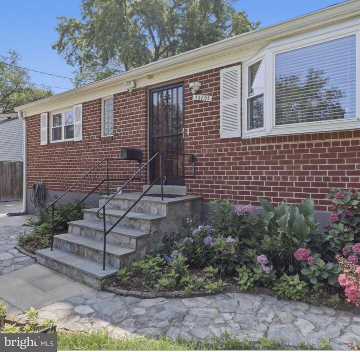 Property Photo:  13105 Hallet Court  MD 20853 