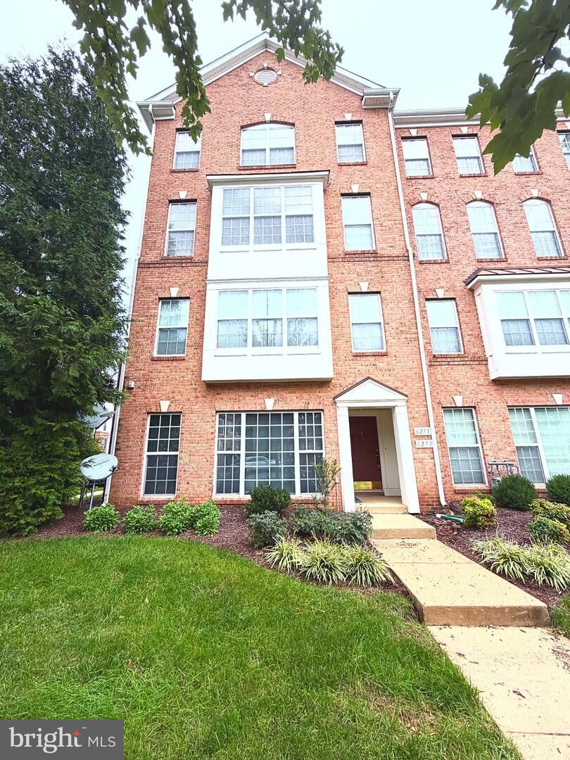 Property Photo: 6275 Aster Haven Circle VA 20169