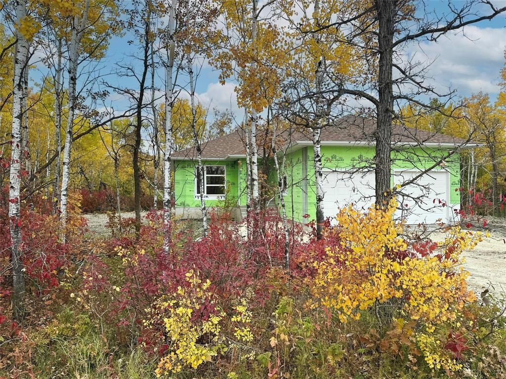 Property Photo: 27 Tamarack Lane MB R0C 0P0