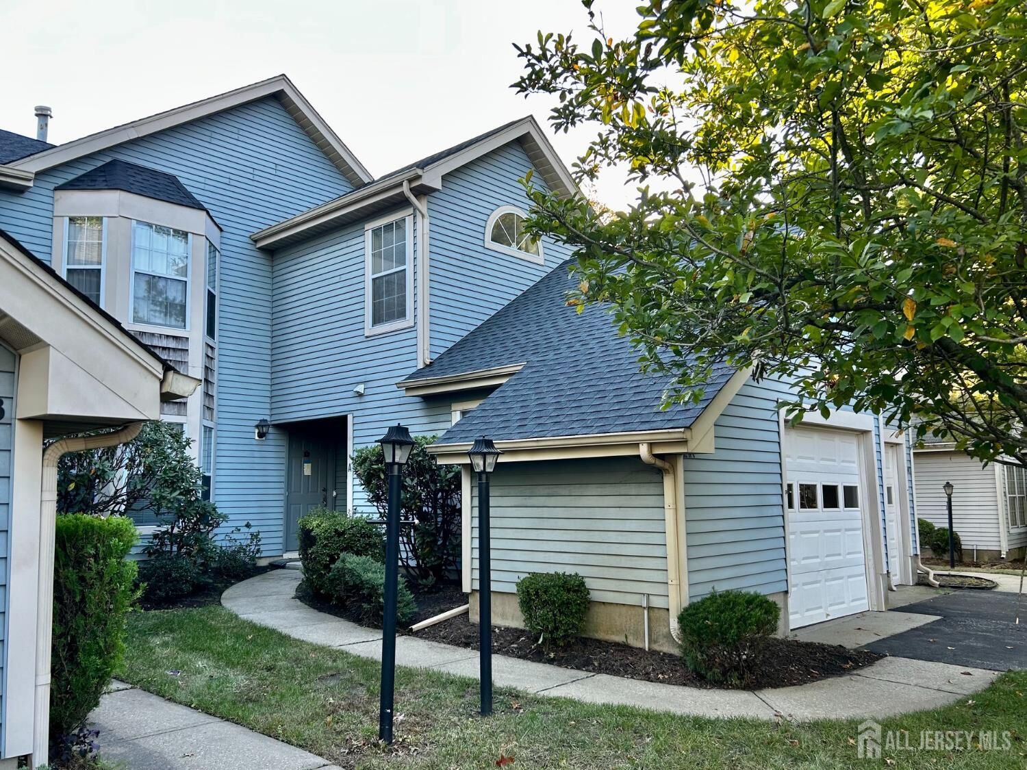 Property Photo:  24 Edinburgh Drive A  NJ 08831 