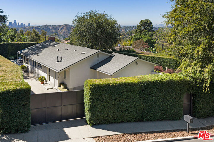 Property Photo: 838 Elyria Dr CA 90065