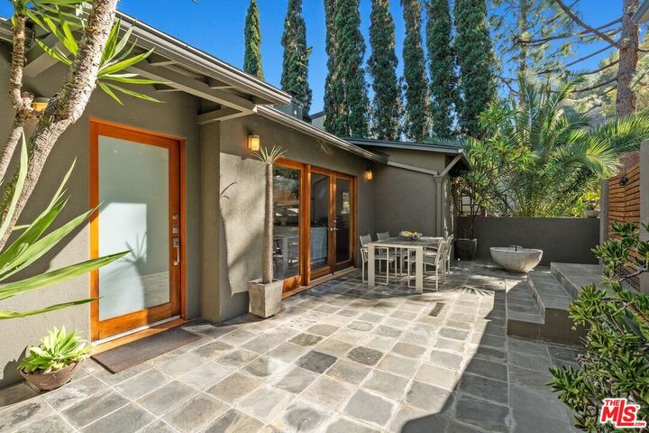 Property Photo: 2338 Lyric Ave CA 90027