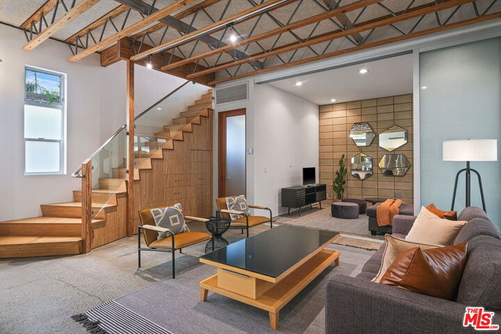 Property Photo: 621 San Juan, Unit B CA 90291