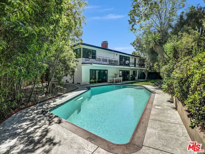 Property Photo:  4749 Don Porfirio Pl  CA 90008 
