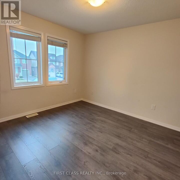 Property Photo: 917 Farmstead Drive ON L9T 8J5