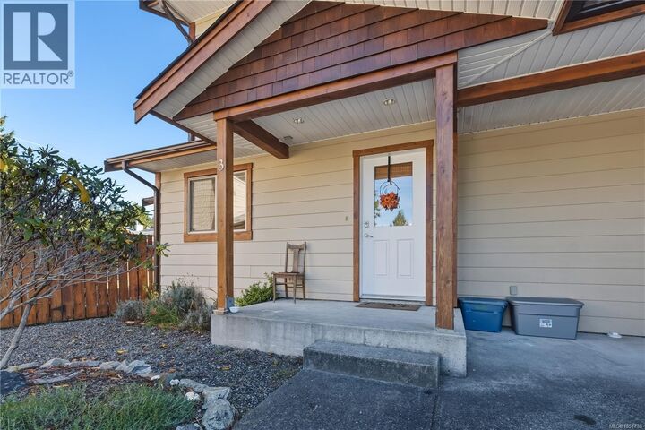Property Photo: 1626 Holly Crescent 3 BC V0R 3A0