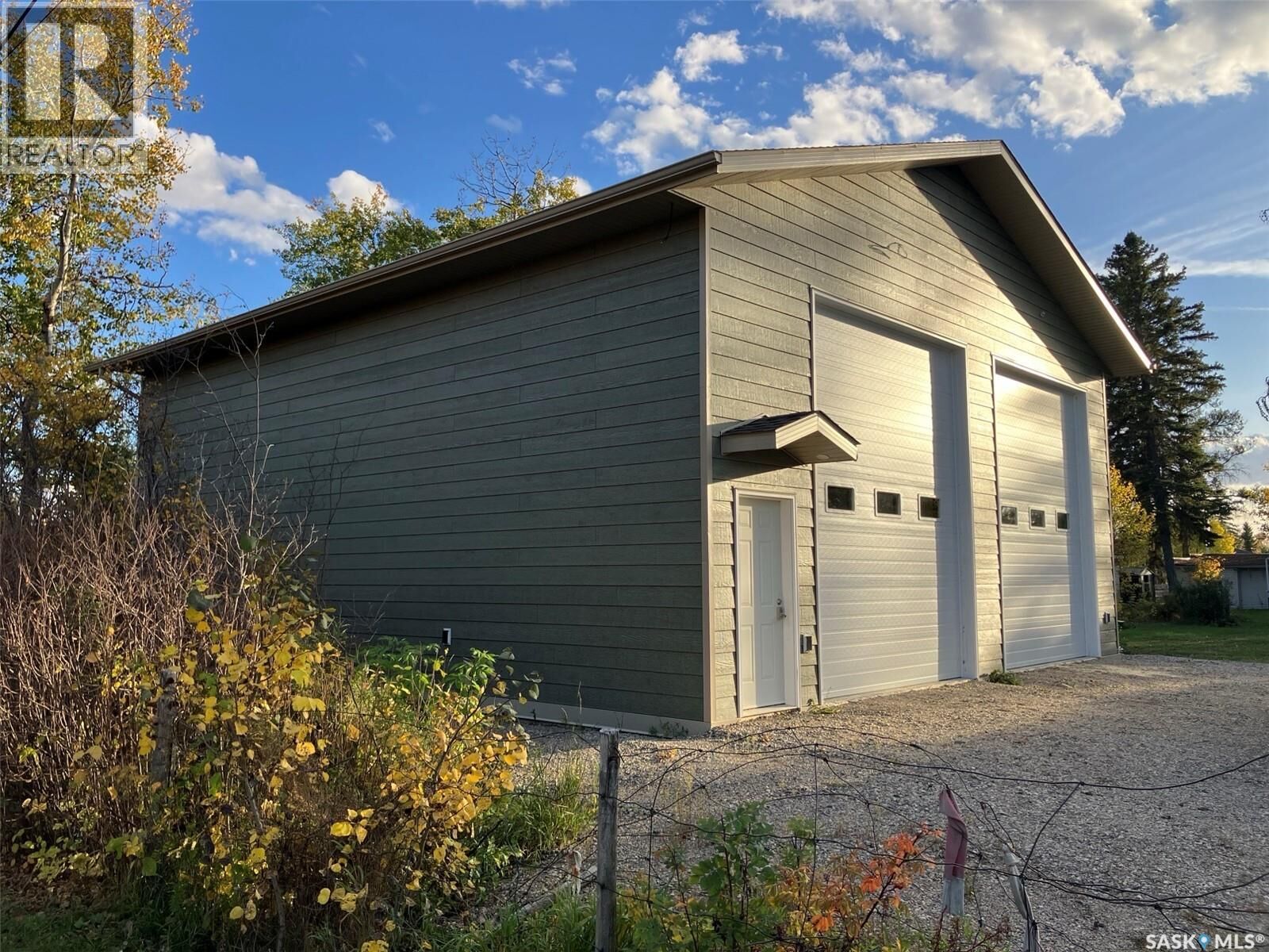 Property Photo:  505 Centre Street  SK S0E 1E0 