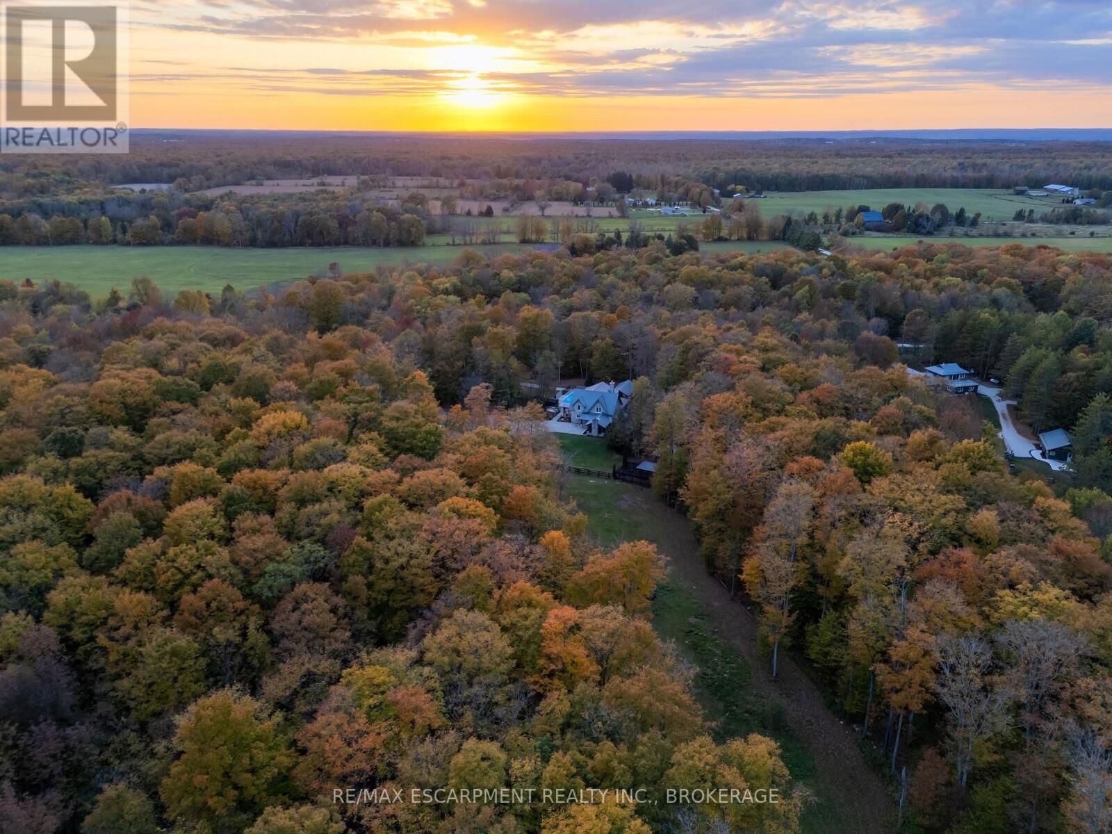 Property Photo:  517807 5th Concession Road North  ON N4K 5W4 