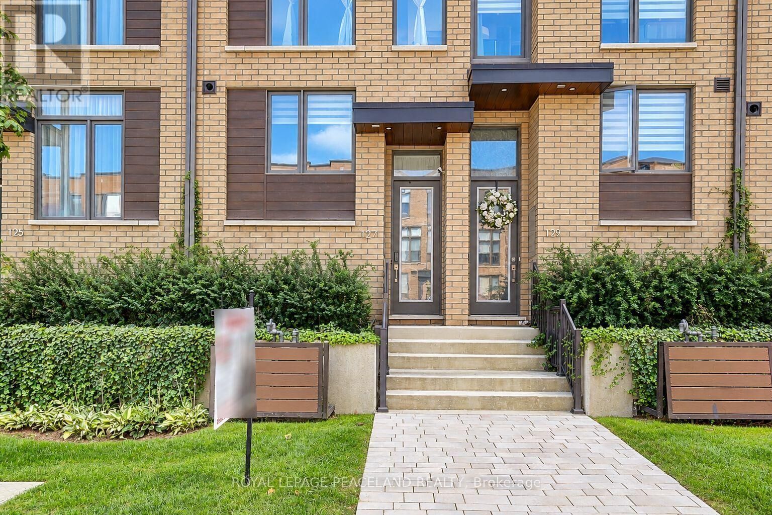 Property Photo:  127 Green Gardens Boulevard  ON M6A 0E2 