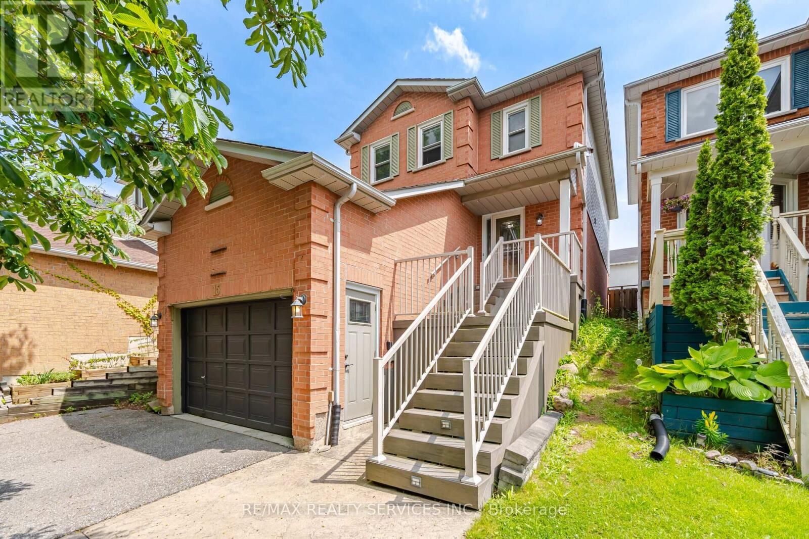 Property Photo:  15 Climie Court  ON L1C 4P5 