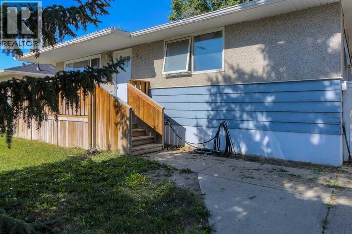 Property Photo:  830 9 Street North  AB T1H 1Z5 