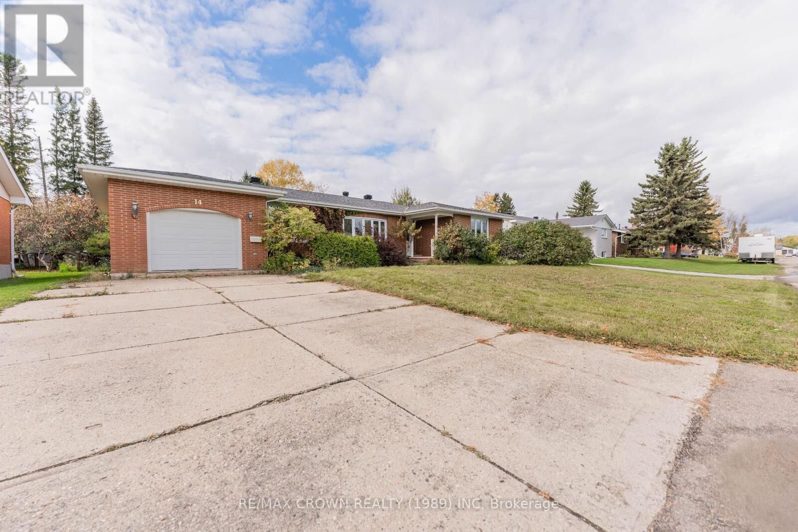 Property Photo:  14 Kennedy Avenue  ON P5N 1M2 