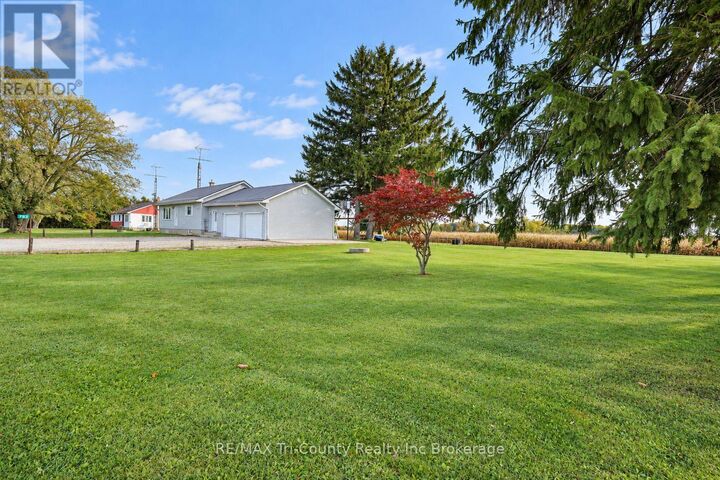 Property Photo:  782 Norfolk County Road 28  ON N0E 1G0 