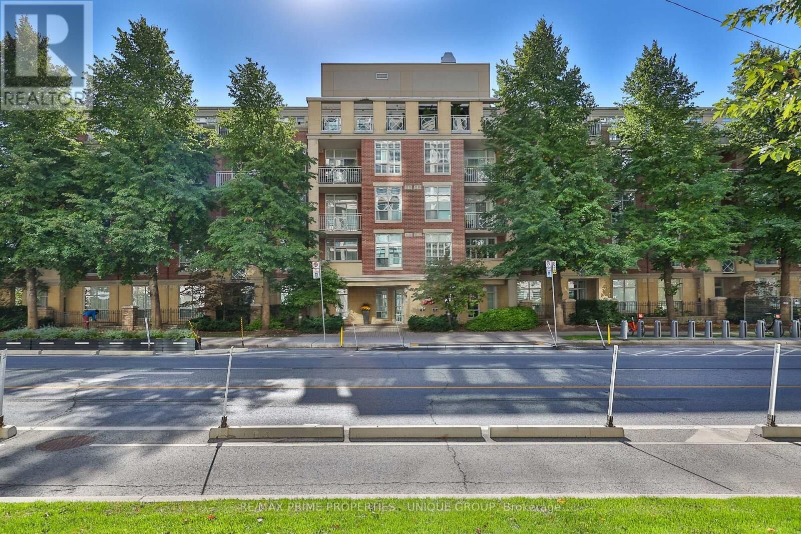 Property Photo:  2511 Bloor Street West 202  ON M6S 5A6 