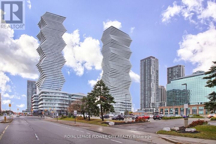 Property Photo: 3900 Confedration Parkway 5704 ON L5M 0M3