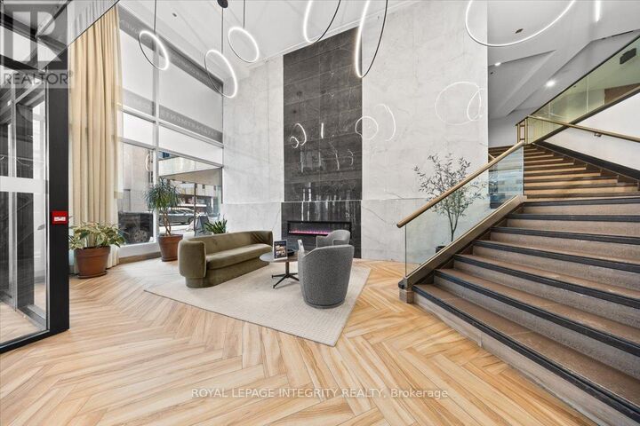 Property Photo:  161 Laurier Avenue West 808  ON K1P 5J2 