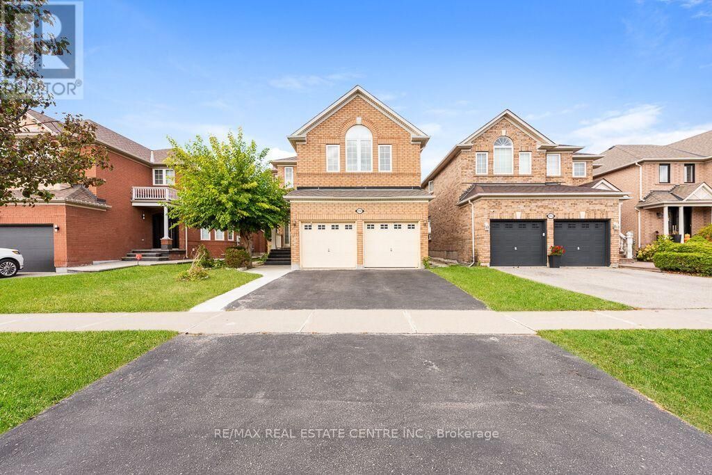 Property Photo:  3696 Waterfall Crescent  ON L5N 8G8 