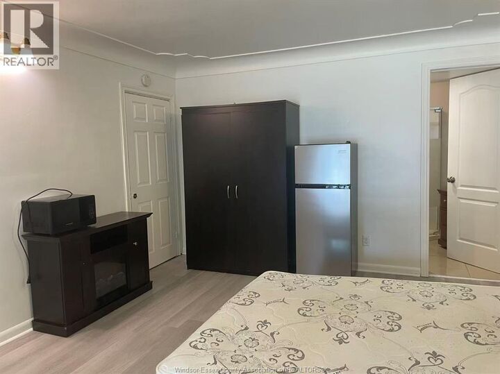 Property Photo:  787 Campbell Room 1  ON N9B 2H6 