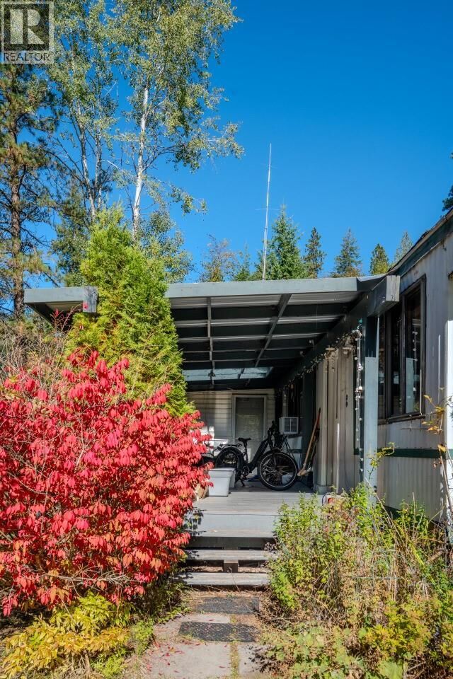 Property Photo:  2701 Leecrest Road  BC V1L 6L1 