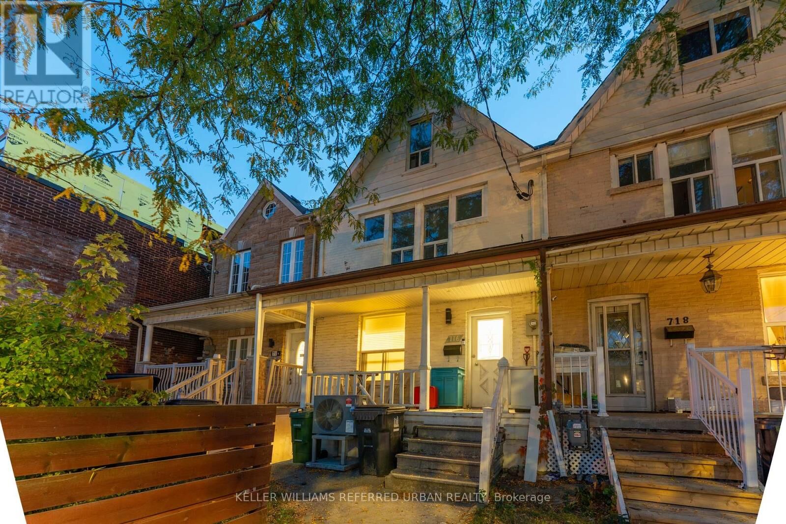 Property Photo: 716 Lansdowne Avenue Upper ON M6H 3Y8