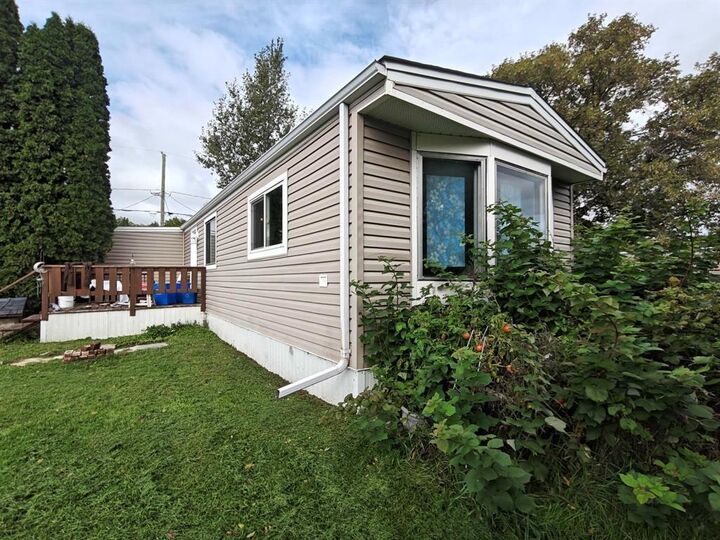 Property Photo:  117 Market Street  MB R0K 0H0 