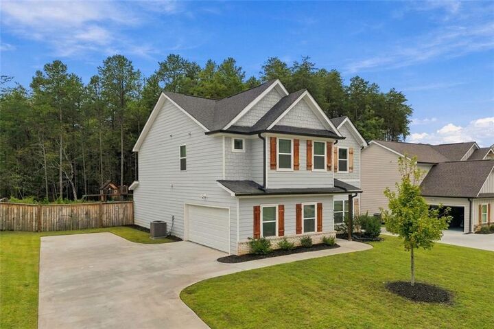 Property Photo: 6535 River Station Drive GA 30554