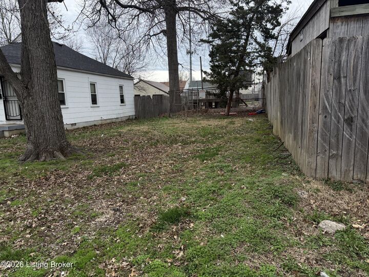 Property Photo:  505 W Evelyn Ave  KY 40215 